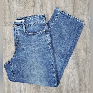 Athleta Women's Sculptek Straight Leg Jeans-Size 6